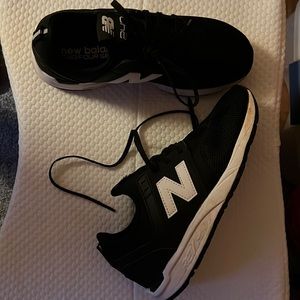 Like new womens New Balance.  Size 8